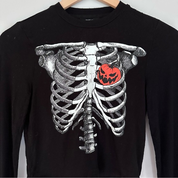 Social Collision Pumpkin Heart Ribcage Crop Long Sleeve Black Tee Size XS - Picture 3 of 9